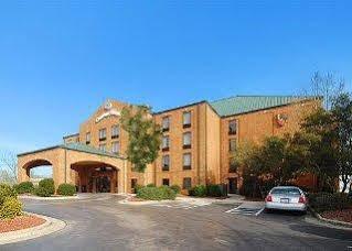 Courtyard By Marriott Hotel 3*