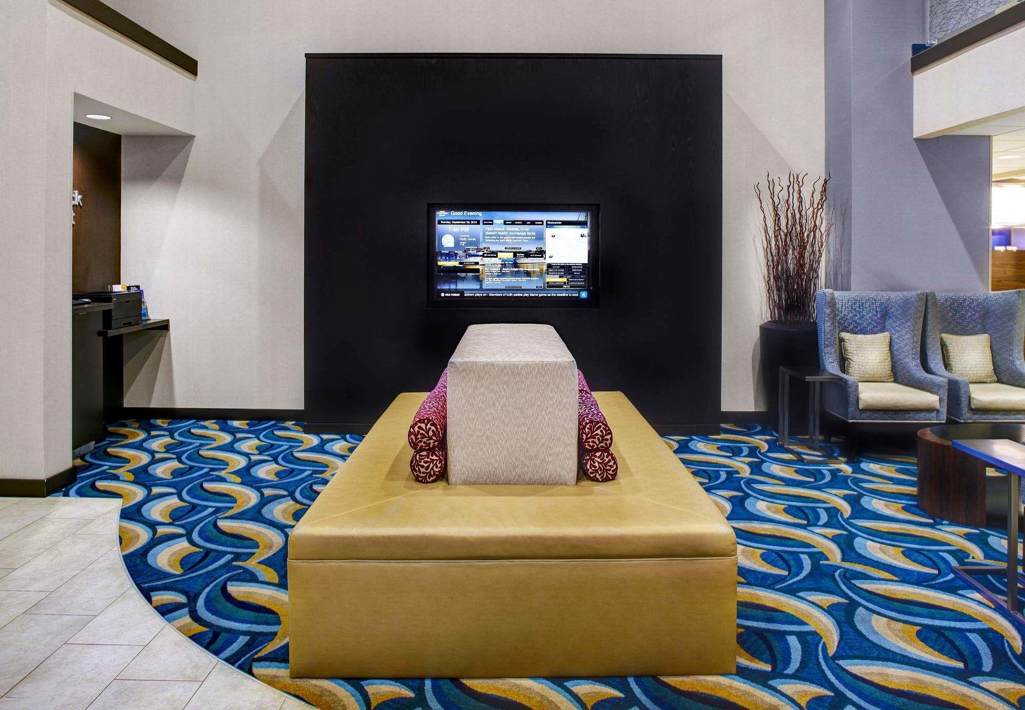 Courtyard By Marriott Hotel