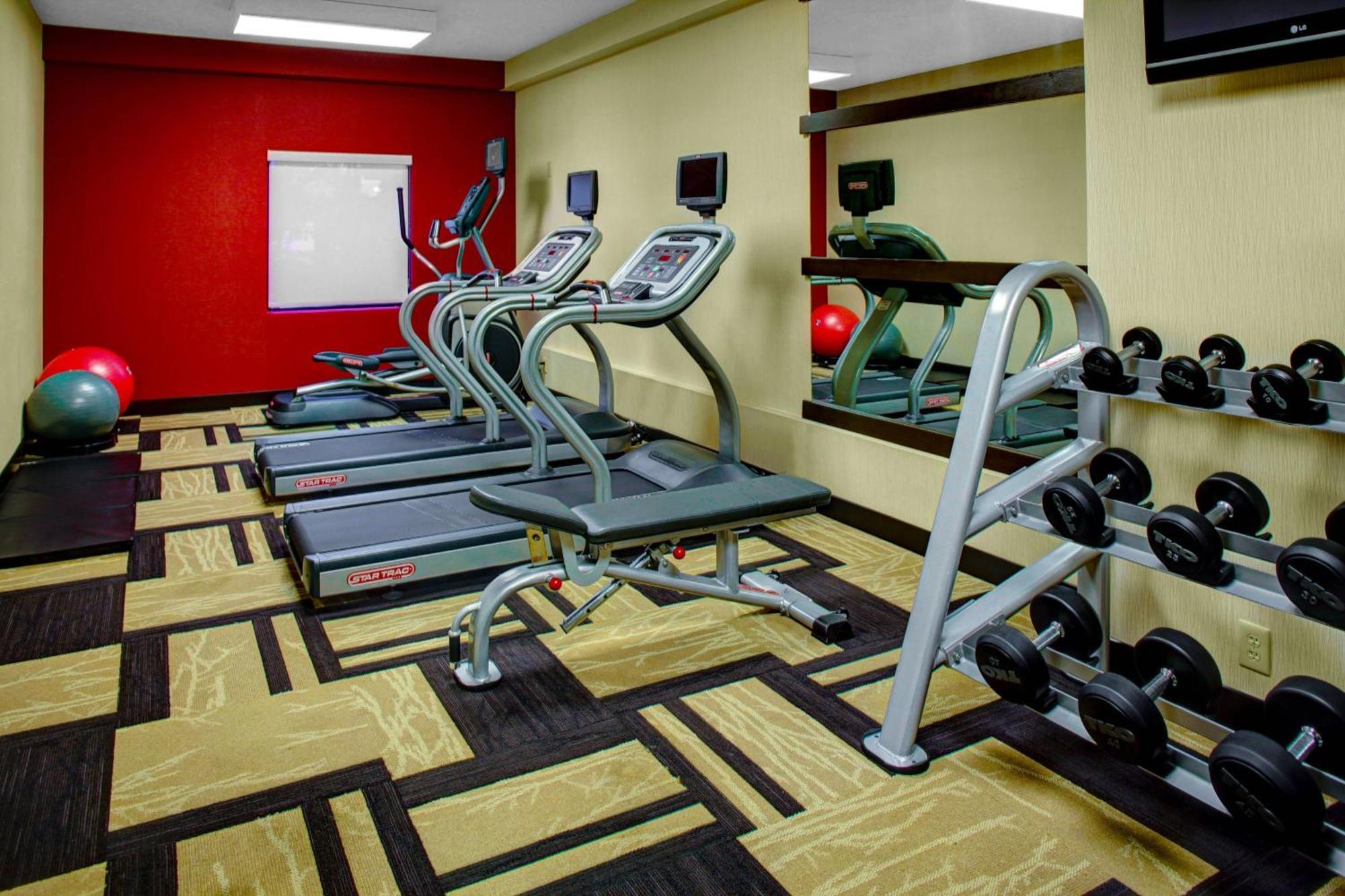 Courtyard By Marriott Hotel