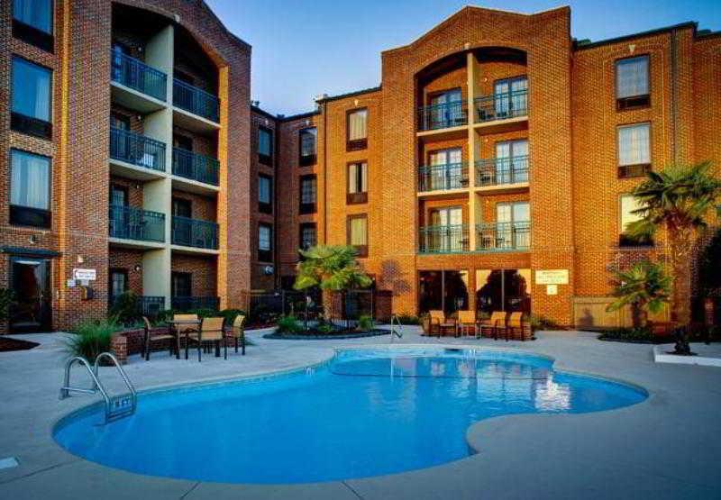 Courtyard By Marriott